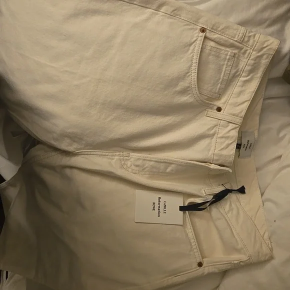 Reformation x Camille Rowe - Picture 3 of 4